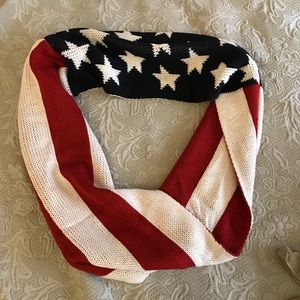 🎉CC🎉 American Flag Circle Scarf